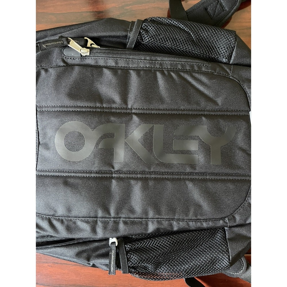 Oakley Enduro 3.0 20L Men's Backpack Blackout Black  BRAND NEW W/ TAGS - Picture 6 of 10